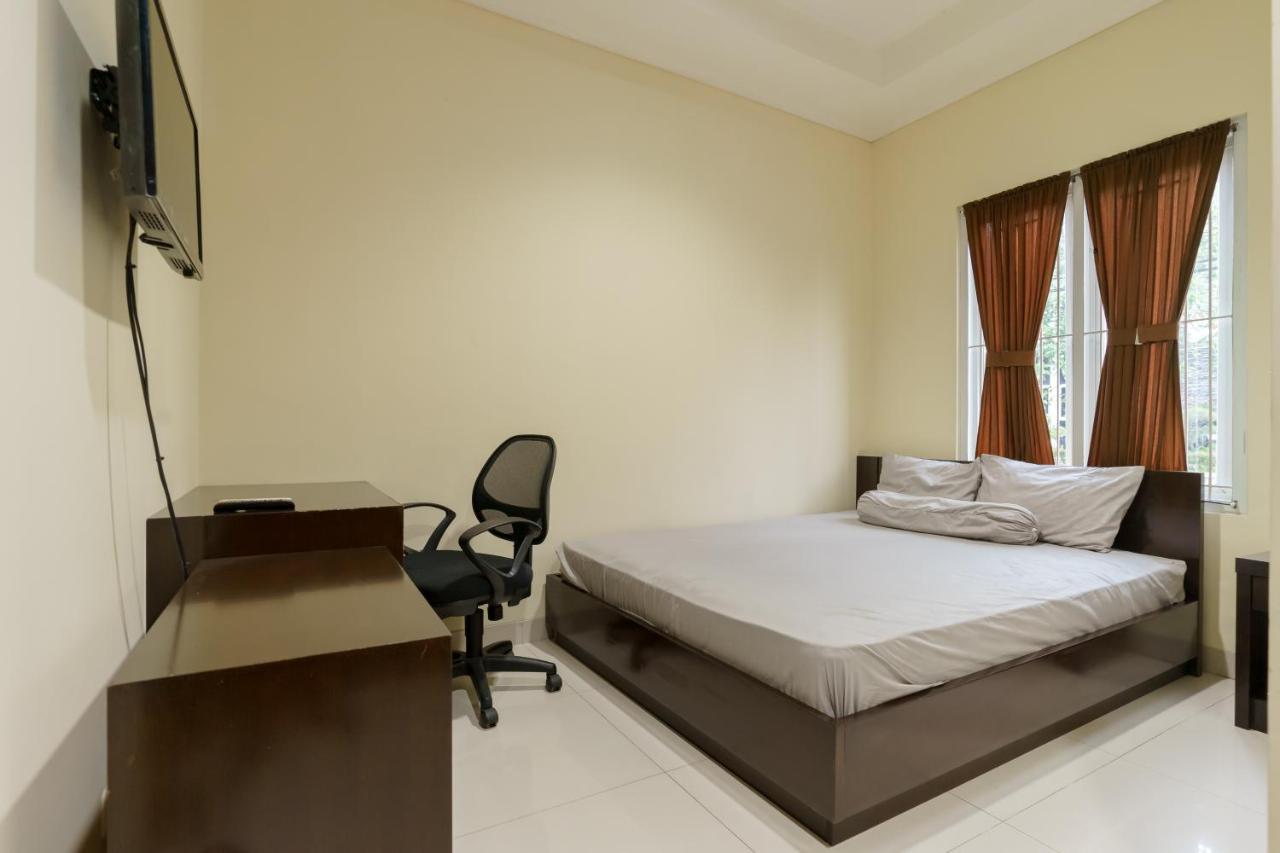 Dago Suites Syariah Cikarang Mitra Reddoorz Бекасі Екстер'єр фото