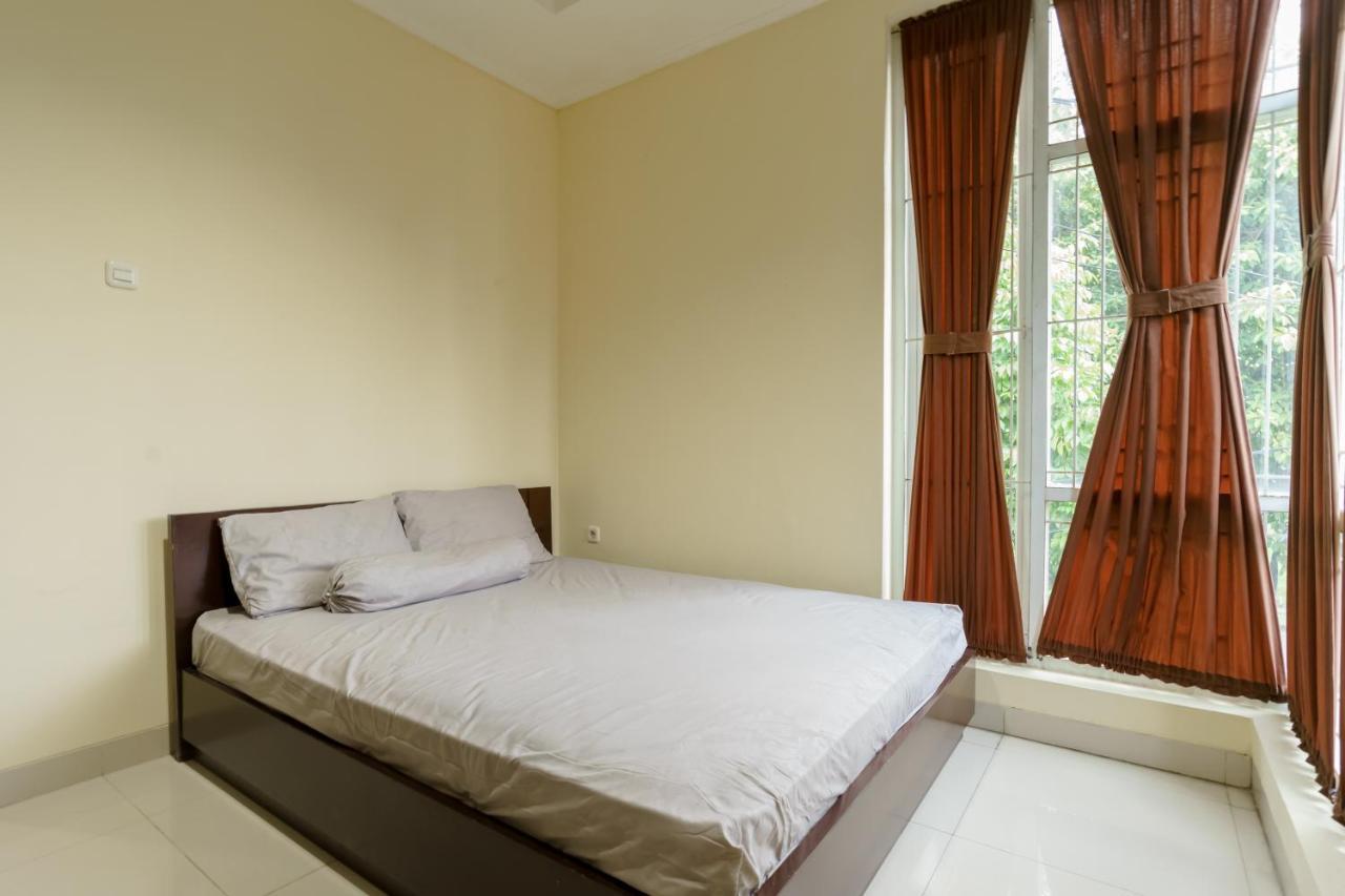 Dago Suites Syariah Cikarang Mitra Reddoorz Бекасі Екстер'єр фото