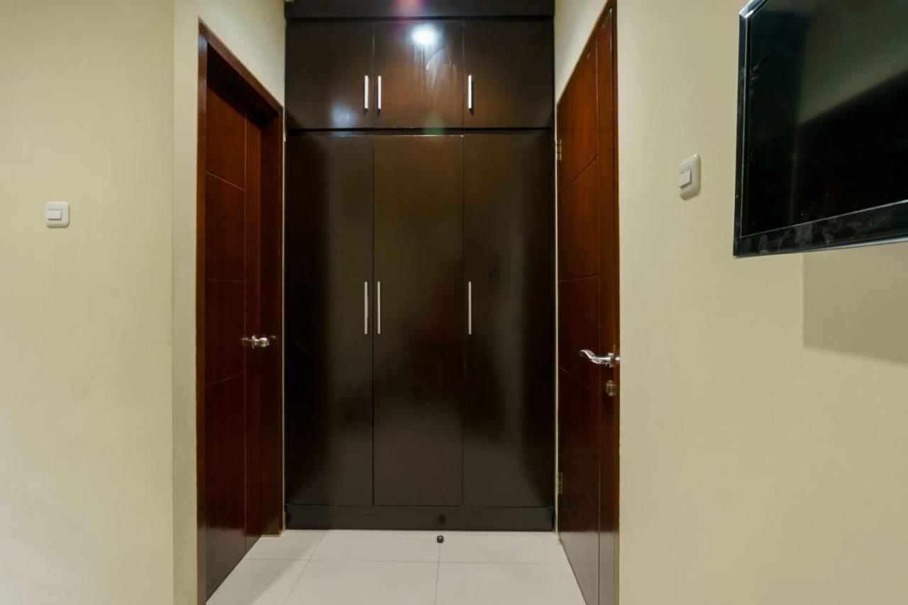 Dago Suites Syariah Cikarang Mitra Reddoorz Бекасі Екстер'єр фото