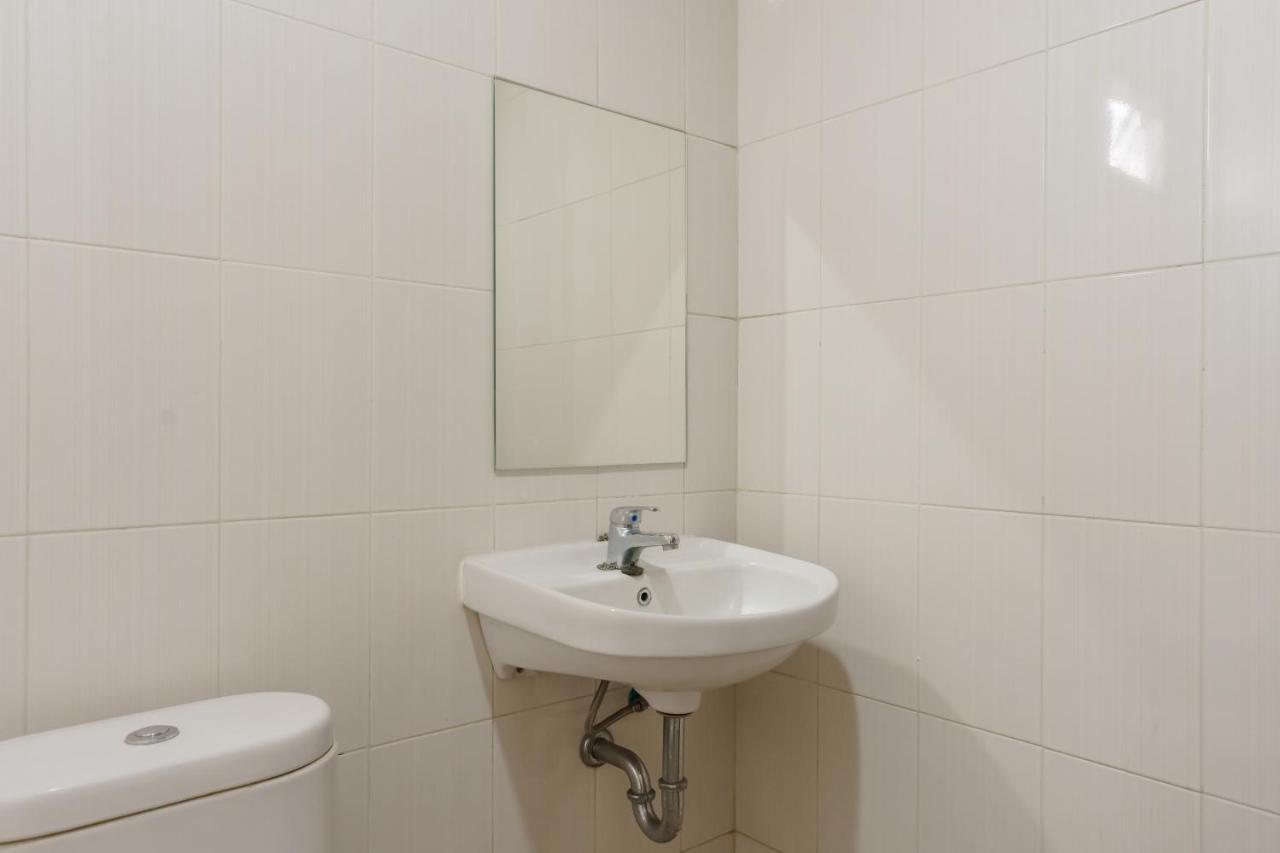 Dago Suites Syariah Cikarang Mitra Reddoorz Бекасі Екстер'єр фото