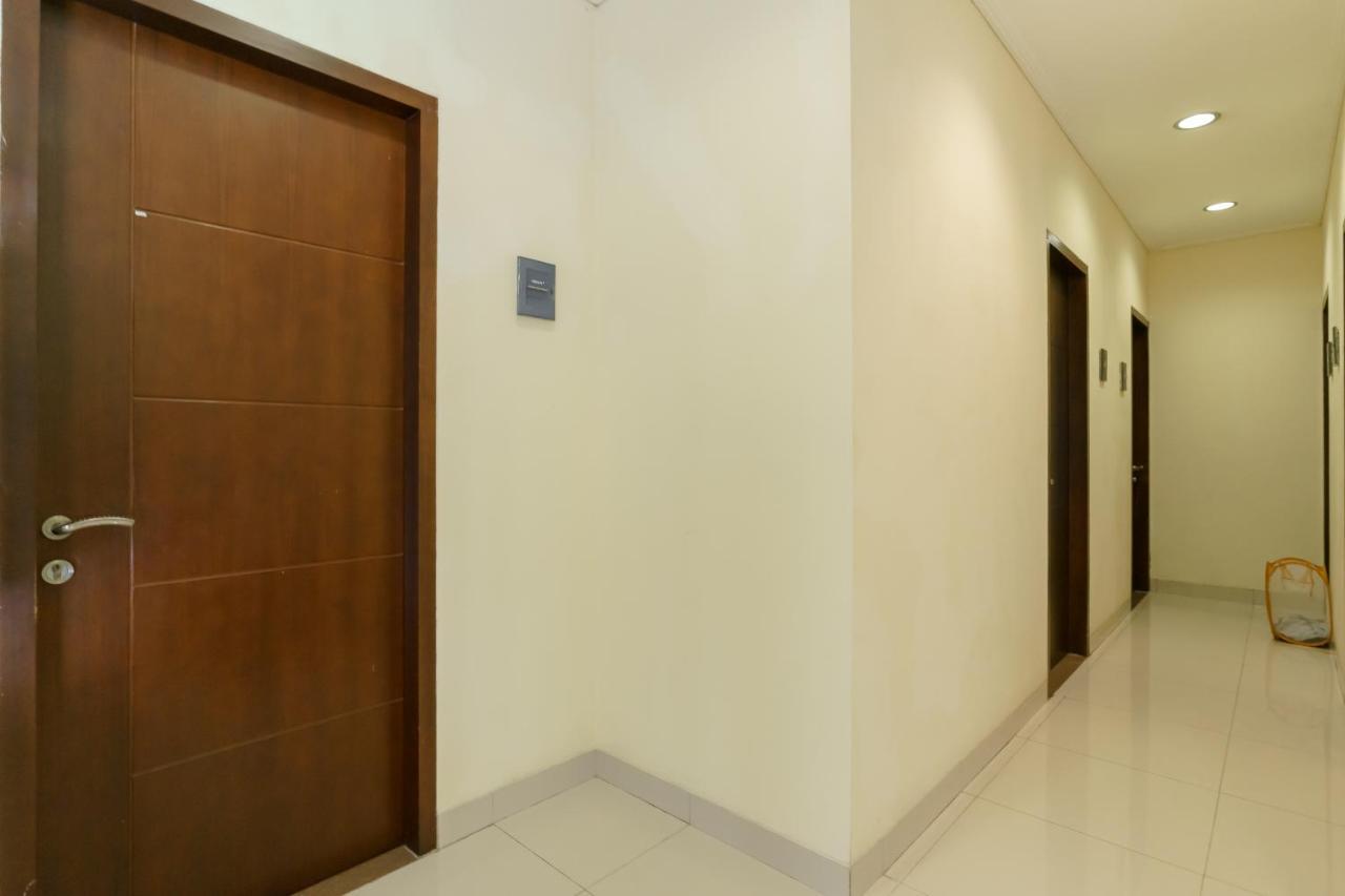 Dago Suites Syariah Cikarang Mitra Reddoorz Бекасі Екстер'єр фото
