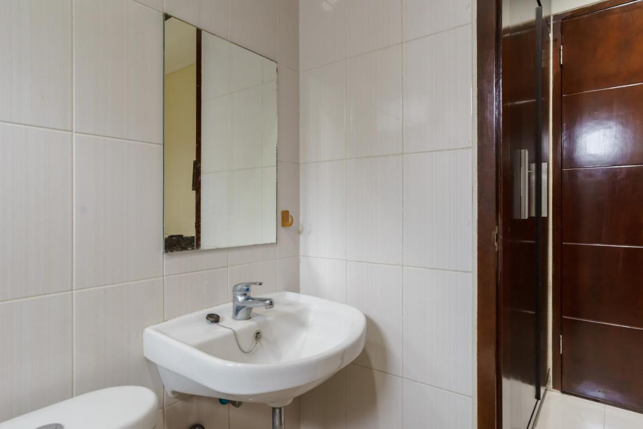 Dago Suites Syariah Cikarang Mitra Reddoorz Бекасі Екстер'єр фото